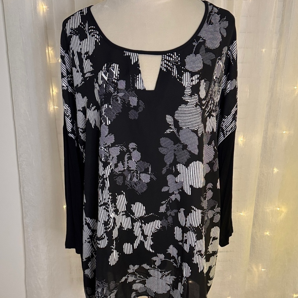 CJ Banks Black and White Floral Tunic